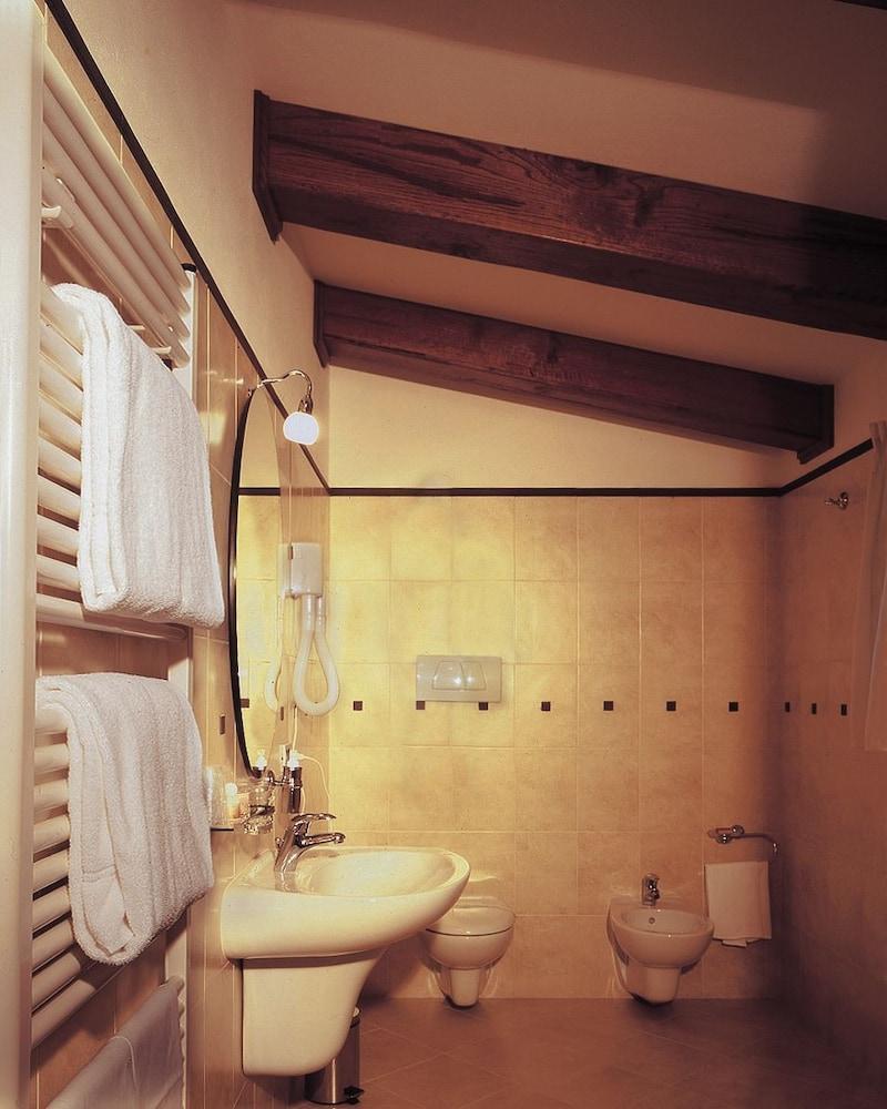 Hotel Rutiliano 皮恩扎 外观 照片