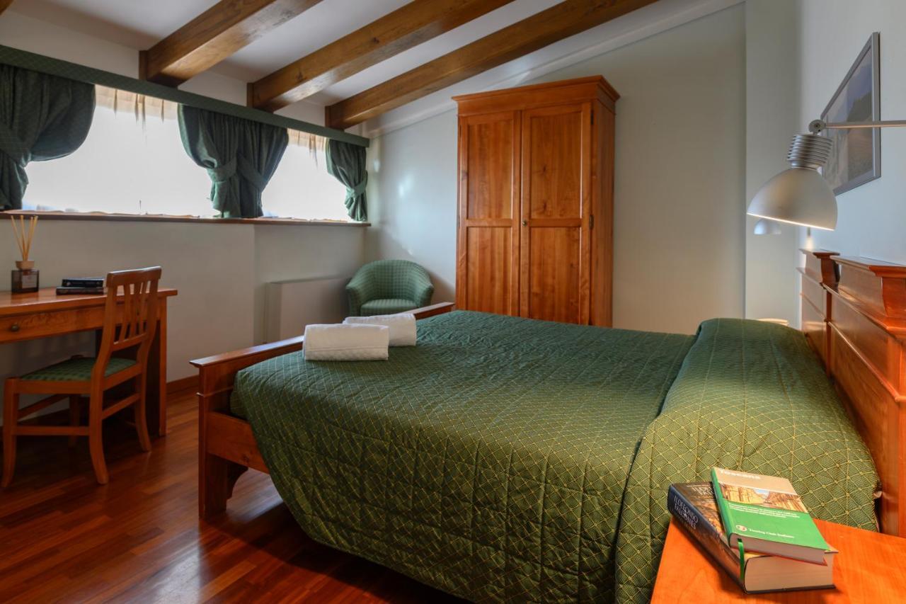 Hotel Rutiliano 皮恩扎 外观 照片