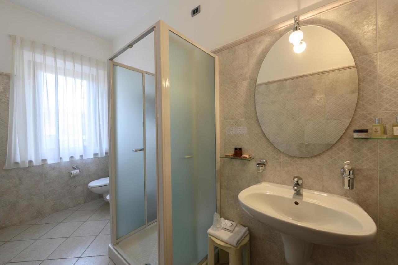 Hotel Rutiliano 皮恩扎 外观 照片