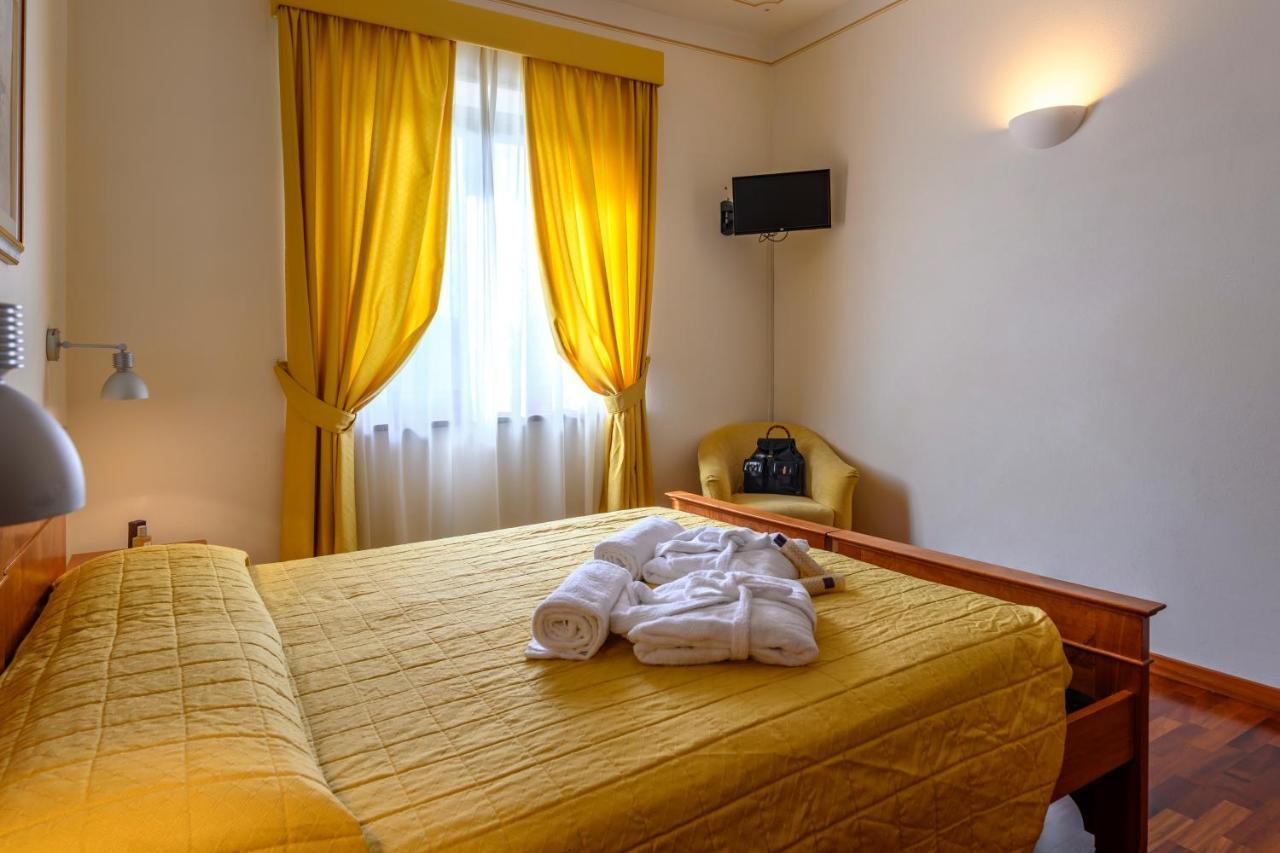 Hotel Rutiliano 皮恩扎 外观 照片