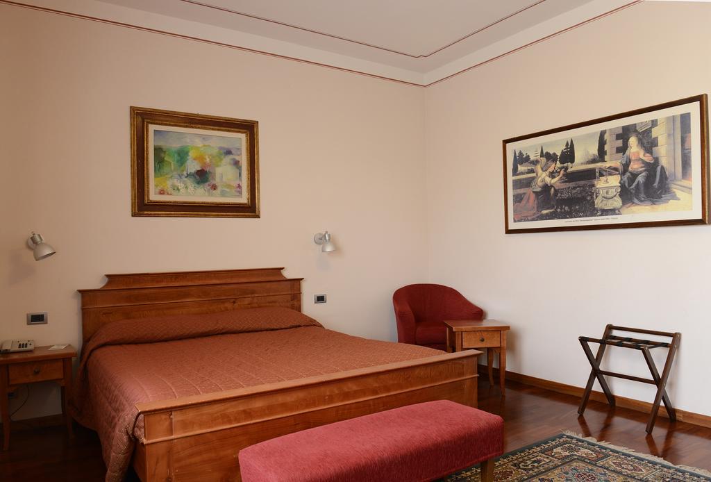 Hotel Rutiliano 皮恩扎 外观 照片
