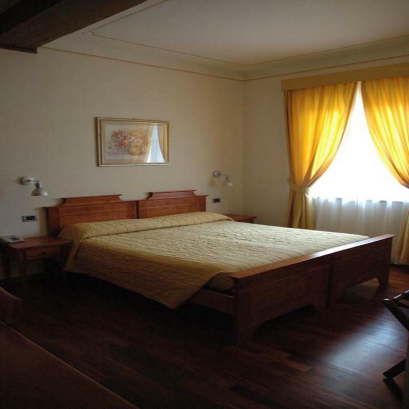 Hotel Rutiliano 皮恩扎 外观 照片