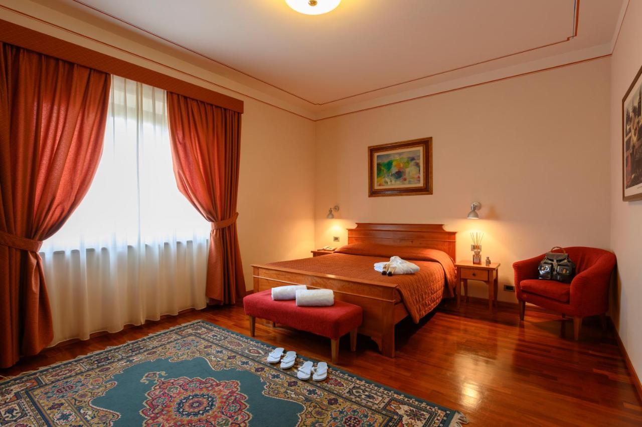 Hotel Rutiliano 皮恩扎 外观 照片